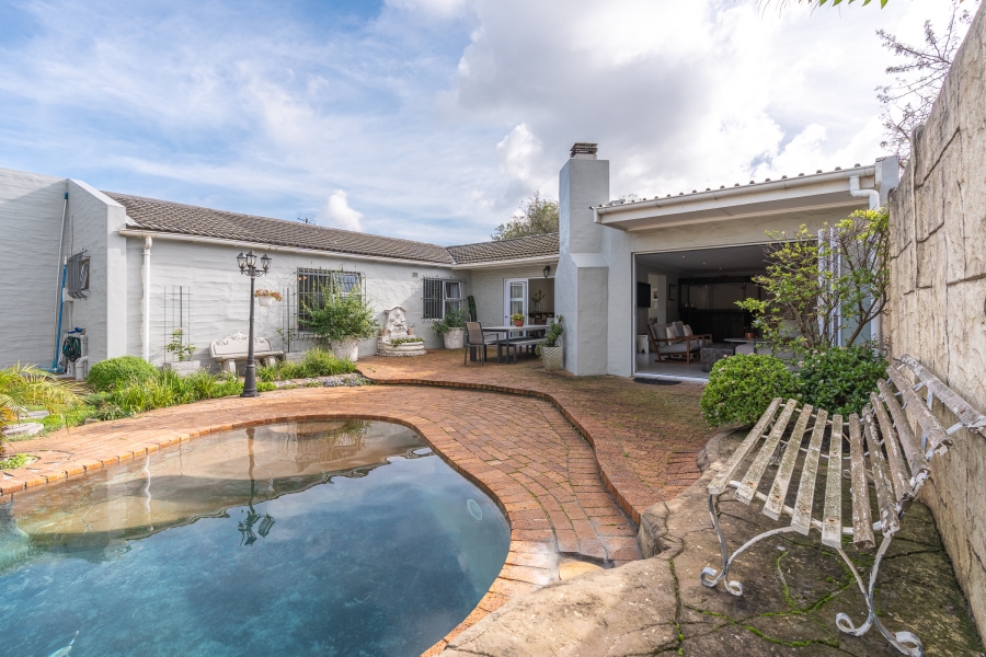 3 Bedroom Property for Sale in Edgemead Western Cape